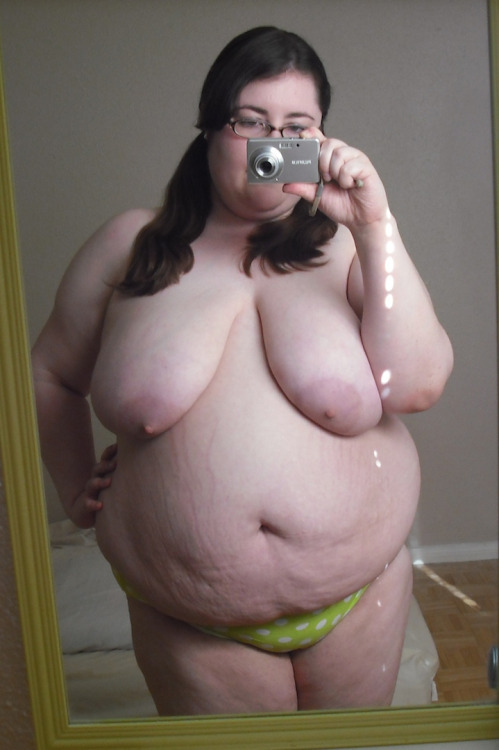 pnsfwbbwselfies:

Wonderful fatty is looking for a hook up right here: http://goo.gl/0qyu6i she would like to interact with a good looking man with a massive meat rod.

