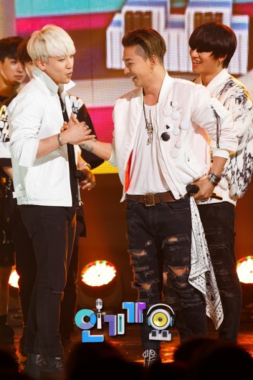 

[OFFICIAL] 150517 BIGBANG @ SBS Inkigayo© SBS Inkigayo

