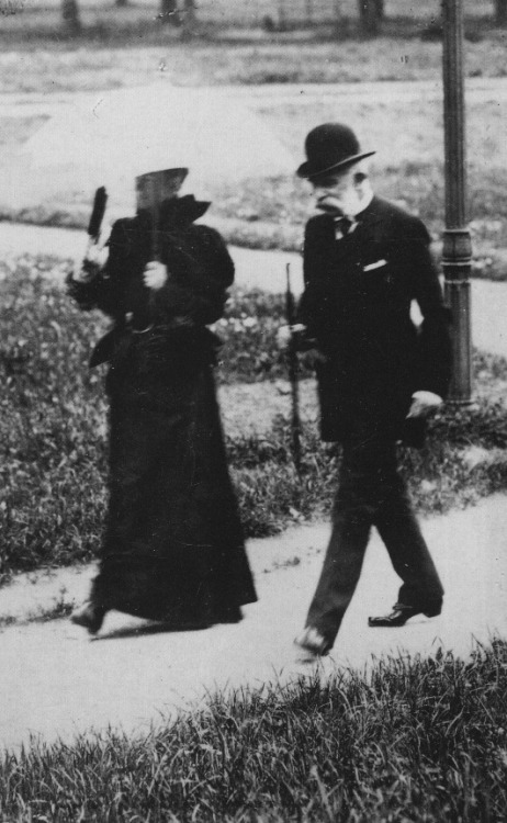 Rare moment of Empress Sissi andEmperor  Franz-Josef walking together