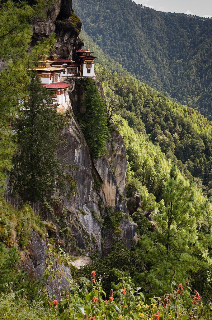 wanderthewood:

Tiger’s Nest Monastery, Bhutan  by sgluskoter
