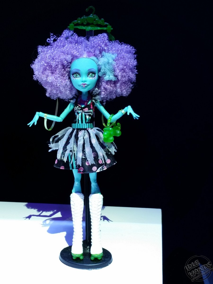 Monster High Honey Swamp 32.5cm/13inch Freak du Chic Doll 