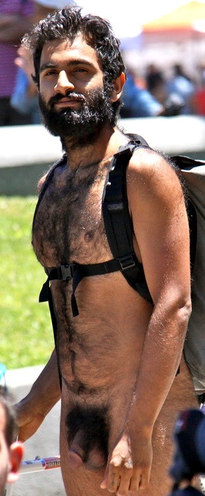 yes-amir-love:

http://hairychestperfection2.tumblr.com/archive
