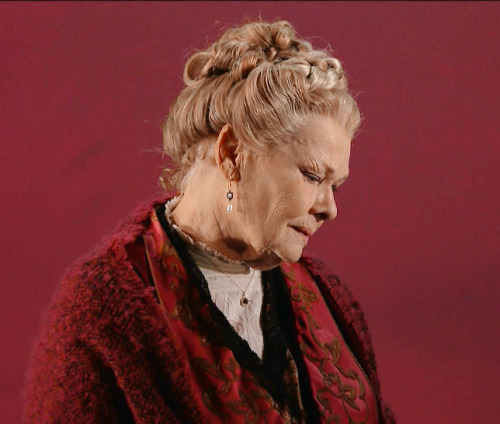 judi-daily:

Day 527
The Winter’s Tale, 2015 cap/edit credit: tayryn


Awesome!