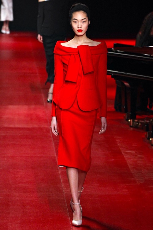 empress-empire:

Chiharu Okunogi || Nina Ricci F/W13 RTW

This is one of the best outfits I’ve seen her in!!