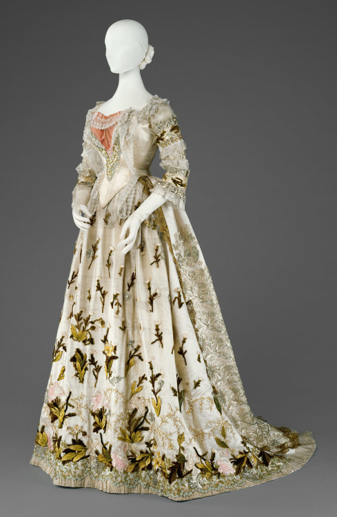 fripperiesandfobs:

Dress of Empress Elisabeth of Austria ca. 1880
From the Kaiserliche Wagenburg Wien via the Google Art Project
