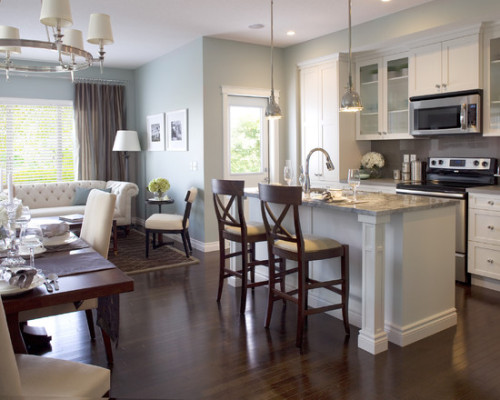 houseandhomepics:

Kitchen by Sabal Homes http://www.houzz.com/photos/2177573/Style-Mix-traditional-kitchen-calgary