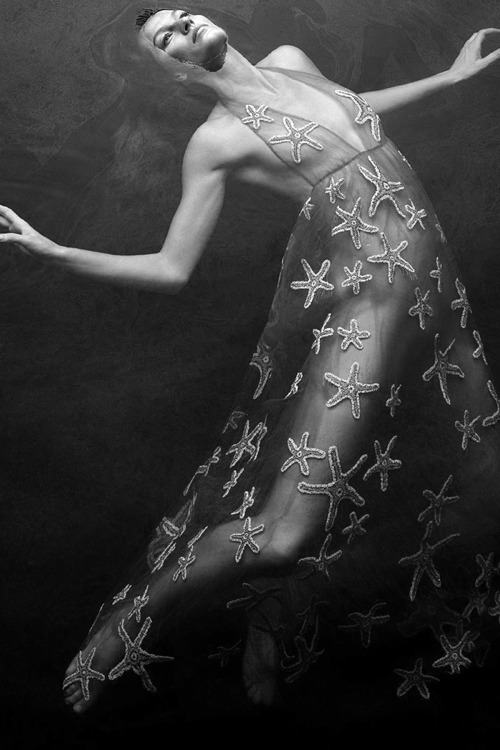 senyahearts:Gisele Bündchen by Zee Nunes for Vogue Brazil, May... - Daily Ladies