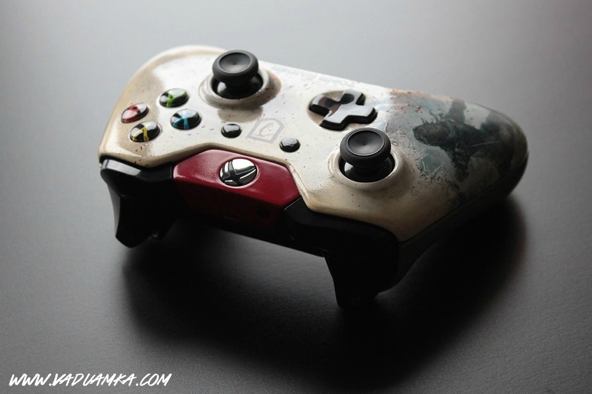 Rise of the Tomb Raider: Custom Xbox One Controller by Vadu Amka
