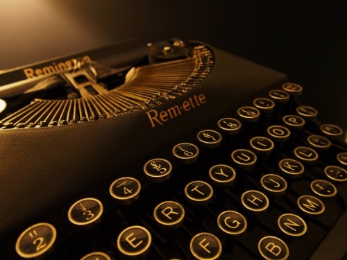 socialfoto:

Remington Rem-ette Typewriter by damojo #SocialFoto
