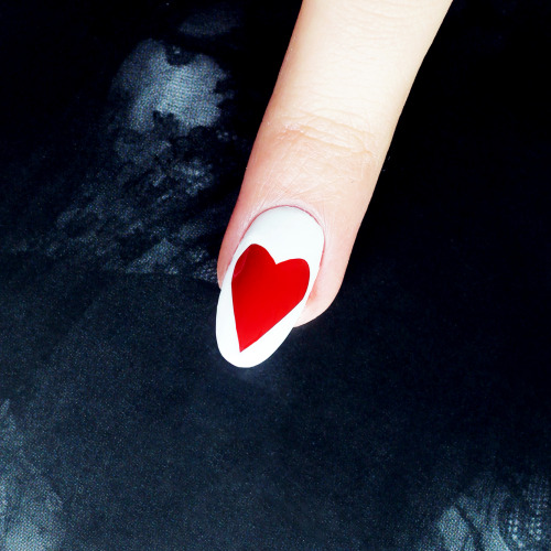 WAH NAILS  ♥ The perfect heart design using ♥️ #wahLOVEMYTEAM +...