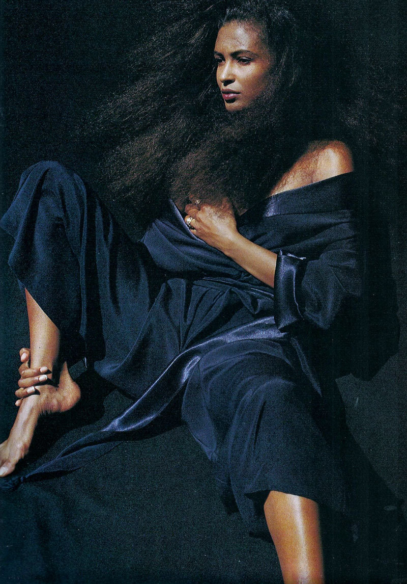 divalocity:</p>
<p>A Glamtastic Flashback: Supermodel Akure Wall | Elle UK | Dec 1989<br />
Photographer: Tiziano Magni</p>
<p>