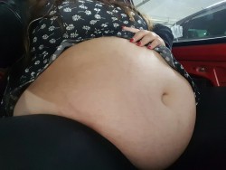 softgirlgotfat:

Belly after the buffet 
