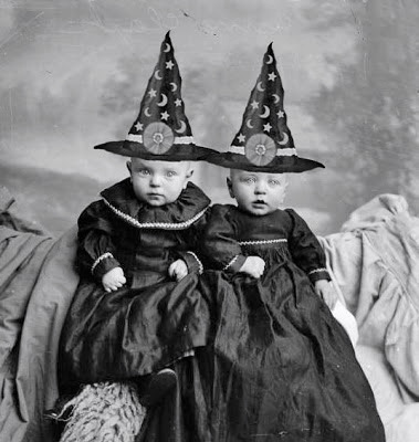maudelynn:

The Littlest  Witches c.1898 
via witchstitches0.blogspot.com
