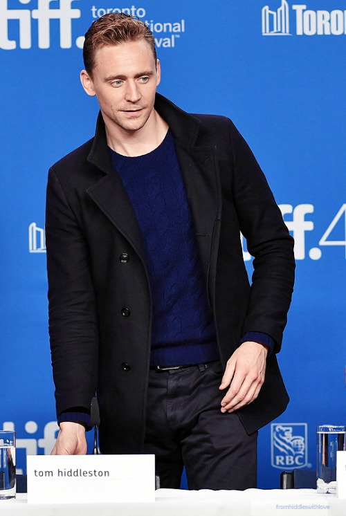 fromhiddleswithlove:

x
