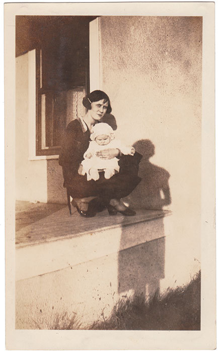 Anon., USA, ca. 1920sSnapshot, 4 ½ x 2 ¾ ins. (11 x 7&#160;cm)