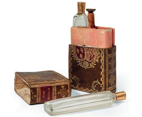  A perfume case, circa 1774-1780, with the coat of arms of Marie Antoinette.  [credit: Christie’s Auction/‘Marie Antoinette Collection’ Catalog]