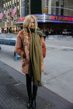 streetssavoirfaire:

the-streetstyle:

Out N’ Aboutvia barefootblonde

Streets Finest
