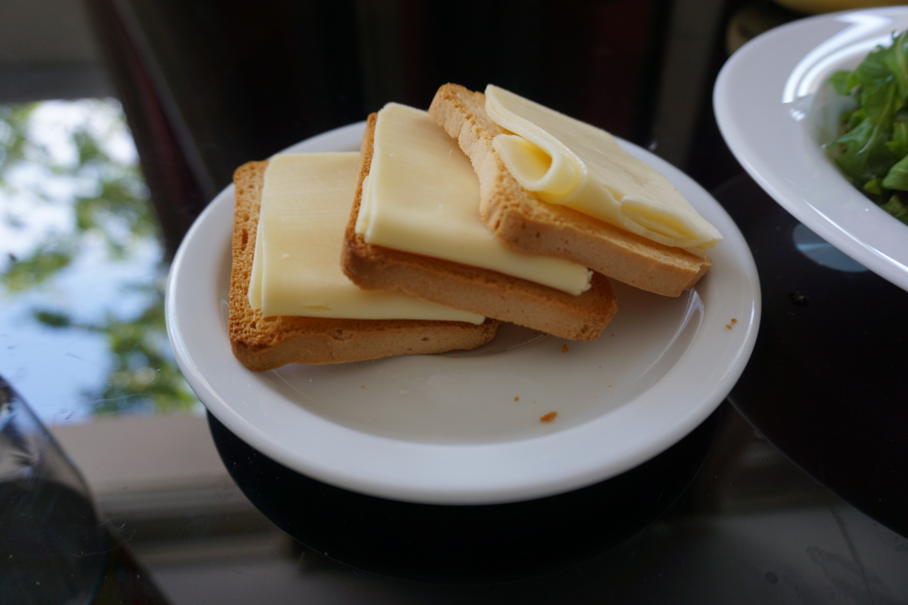 Gluten free biscotte with cheese | Cannes | South of France