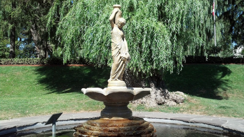 Edward Gardens Fountain