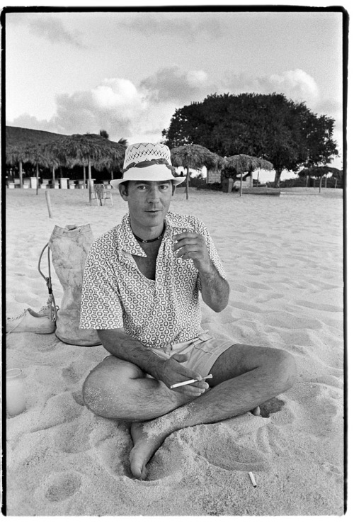 “Sleep late, have fun, get wild, drink whiskey and drive fast on empty streets with nothing in mind but falling in love and not getting arrested.”
Hunter S. Thompson
Photo by Al Satterwhite
