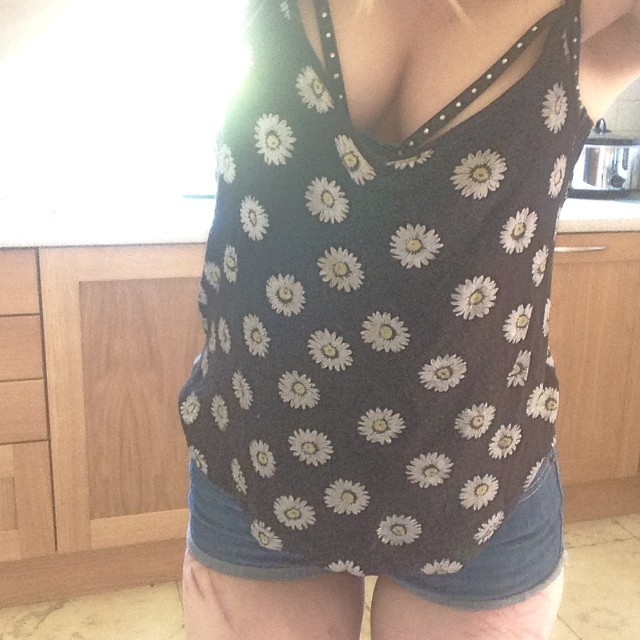 awkward selfie but going for walkies #me #selfie #sunny #warm #countryside #outfit #flowers #shorts