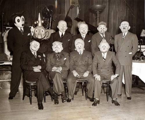 klg19:

Cartoonists’ convention, 1940. 

Clearly, cosplay has deep roots.
