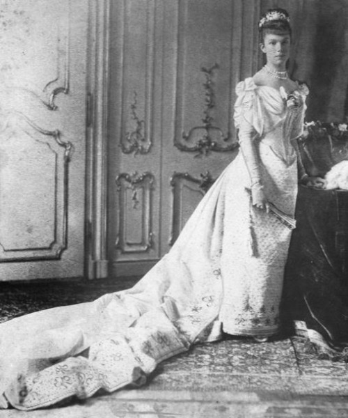 aureumnubis:Archduchess Marie Valerie, 1890

Sissi&rsquo;s beloved daughter