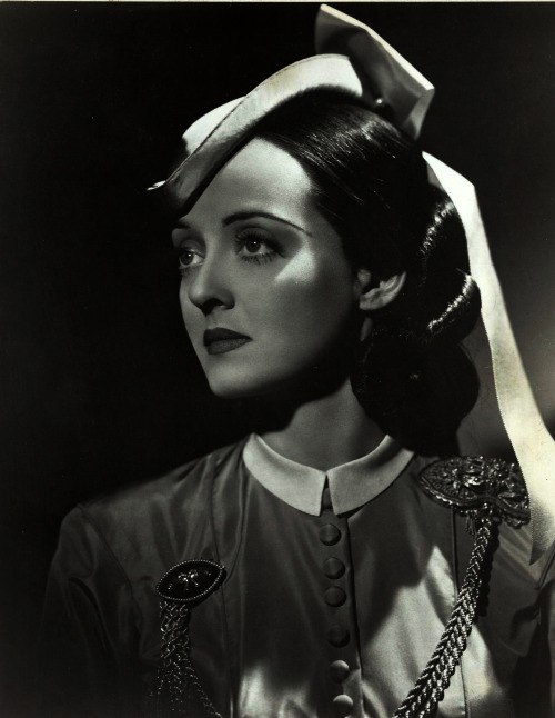 Bette Davis in a publicity shot for &ldquo;Juarez&rdquo; (1939)