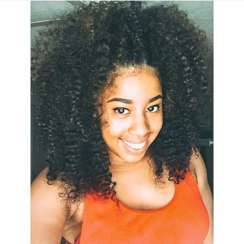 Curls galore! @naturally_curla #naturalhair #naturalista #kinkyhair #coilyhair #curlyhair #locs #protectivestyles #afro #twistout #bigchop #nhdaily #naturalhairdaily