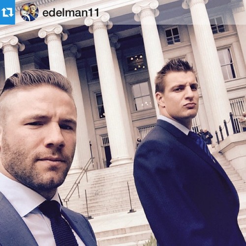 a4f101:

Gronk and Edelman, on their way to the courthouse to make it official