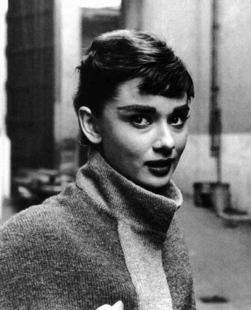 Audrey Hepburn, during the filming of Sabrina, poses for photographer Mark Shaw on the - tumblr_l246s4AnrS1qbilh4o1_r1_500