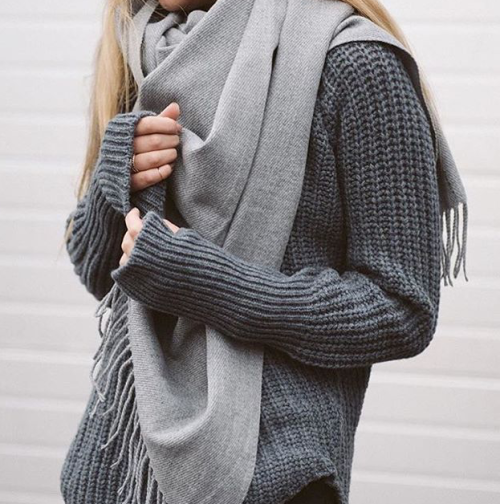 fabulous-looks:

Sweater 
Scarf 
