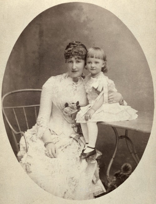 antique-royals:

Crown Princess Stephanie of Austria and daughter Archduchess Elisabeth

