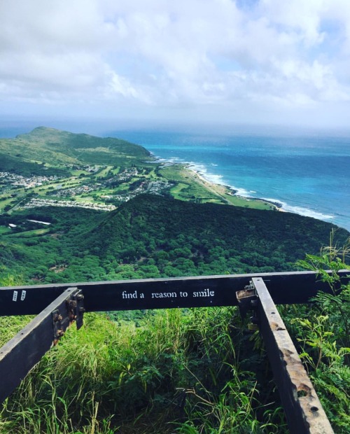 southerlysound:

Another favorite spot of mine | Koko Head trail, 2015