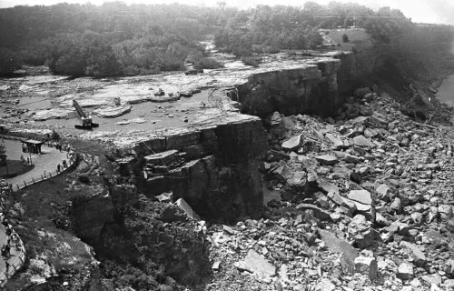 sixpenceee:

Niagara Falls with no water in 1969. The water was diverted so that engineers could strengthen certain areas and slow erosion.
