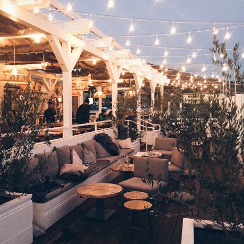 liveloveevintage:

FUTURE ENGAGEMENT PARTY LOCATION
