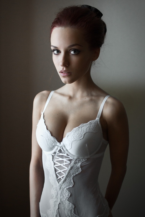 needlefm:© Sergey Fedotov | More Beauties here - Daily Ladies