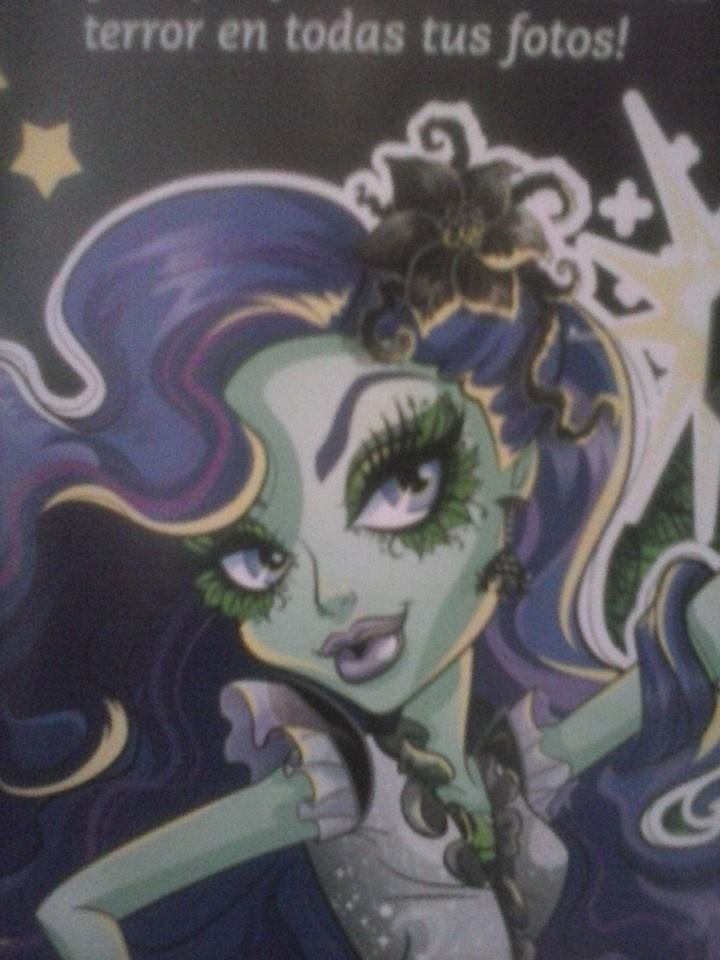 lucioworlds:

Could this be Amanita’s artwork? It was found in the argentinian Monster High magazine of december.
Source: Saine Doll, member of Monster High Argentina facebook group.

Omg