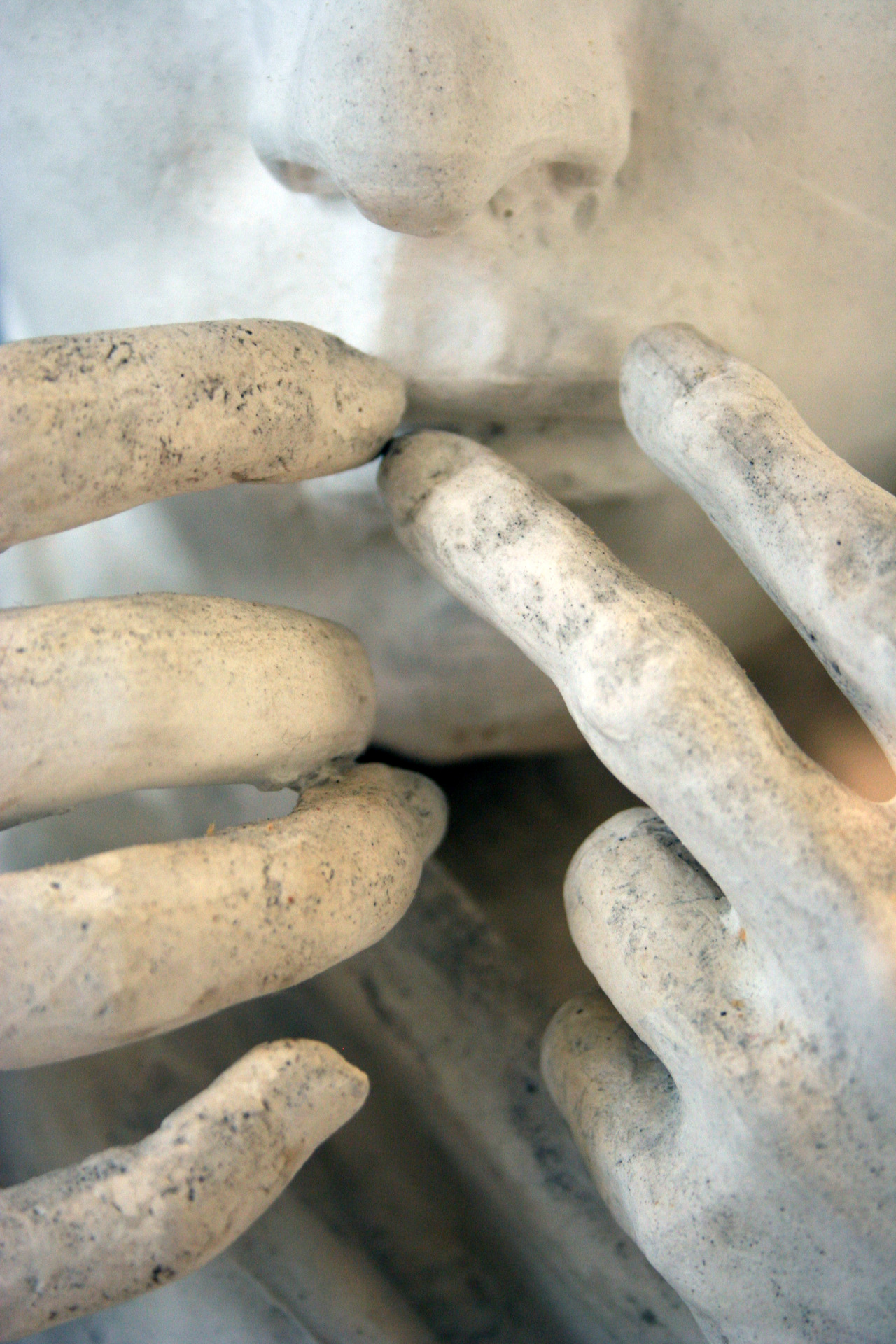 outofthesprawl:

A sculpture at the Musée Rodin, Paris, France. I love the way Rodin sculpted hands.
