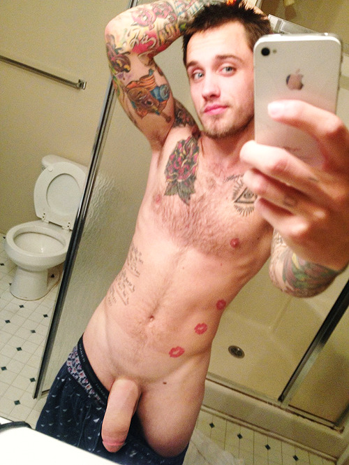 jc976:  boisbonersncum:  that’s gonna stretch some guy’s hole for sure  Fat cock!   http://walkinghardon.tumblr.com come stare at hot guys with me.