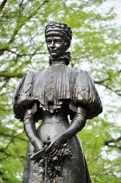 The statue of  Empress Elisabeth  in Gödöllö