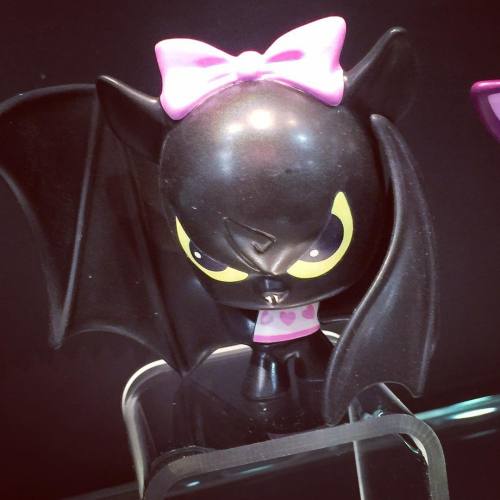 You can always count on #CountFabulous to be cranky cute! Come fang with him at the #mattel boot! #SDCC2015 #garrettatcomiccon2015 #MonsterHigh #MonsterHighSDCC #vinyls #vinylpets  (at San Diego Convention Center)