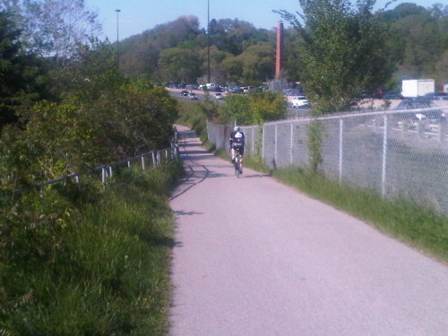 When a bicycle is faster than a car northbound. Lower Don River trail, west of the Don Valley Parkway at rush hour (Toronto, Wednesday) 201005190&#160;1700