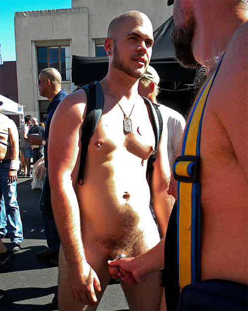 dirtythoughtsblog:

I continually see this guy around the Castro. So hot.

Reaching out and grabbing.