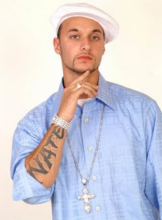 NATHAN KANE MATHERS - HALF BROTHER
Nathan (nickname: Nate) was born on February 3, 1986, as a result of the relationship between Debbie and Fred Samara Junior. He and Eminem are very close and spent a long time together. Eminem took him to various events like the Spring Blings 2001 and the Detroit Music Awards, where Nate received the award for Eminem.