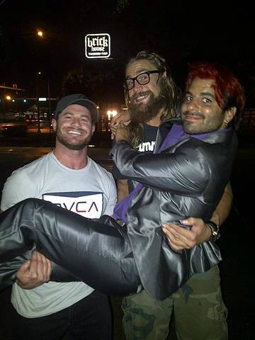Jimmy Jacobs with Evan Bourne and Chris Hero.
Jimmy and Chris reunited! :D