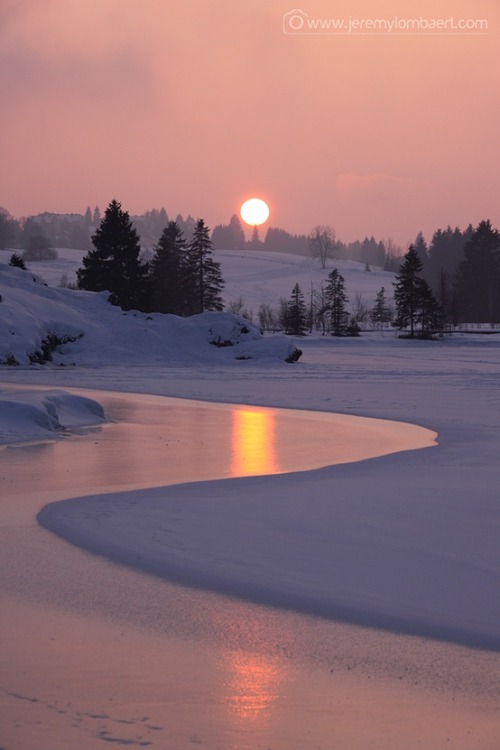 Frozen Sunset by Jérémy Lombaert via waterchild09