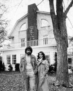 The Amityville Horror Everyone knows about the large, beautiful house that sets right on the shore on Ocean Ave. in Amityville, New York. Was it real or a hoax? Most people seem to think that it was just a hoax, but most famous paranormal investigators