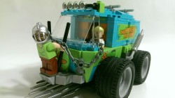 nicolas-px:  legodarksouls:  Made some subtle changes to The Mystery Machine.  @xlre23 
