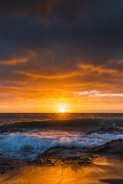 thelavishsociety:  Sunset at the Pacific Ocean by David D | LVSH